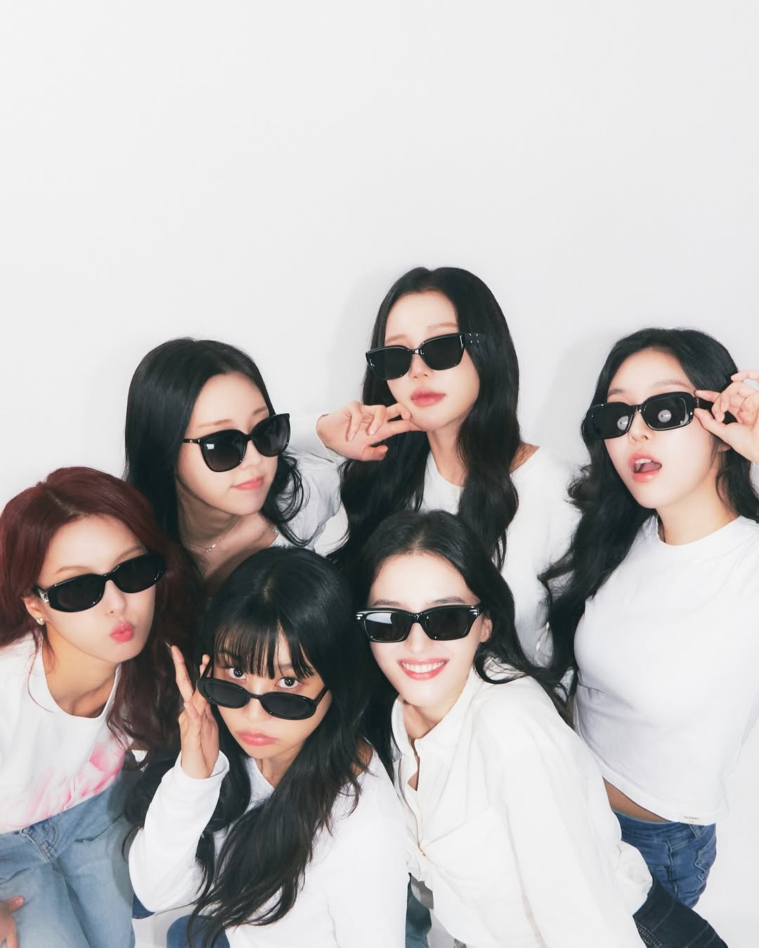 Tháng 4/2025, thông tin toàn bộ sáu thành viên MOMOLAND ký hợp đồng với Inyeon Entertainment để tái hợp gây chú ý (ảnh: Instagram nhân vật)