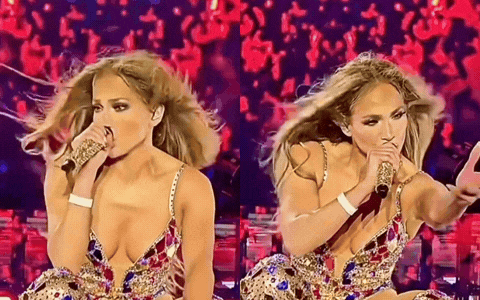 Video thu hút hơn 10 nghìn bình luận cho rằng J.Lo phản cảm quá đà (gif đã xử lý hình ảnh nhạy cảm)