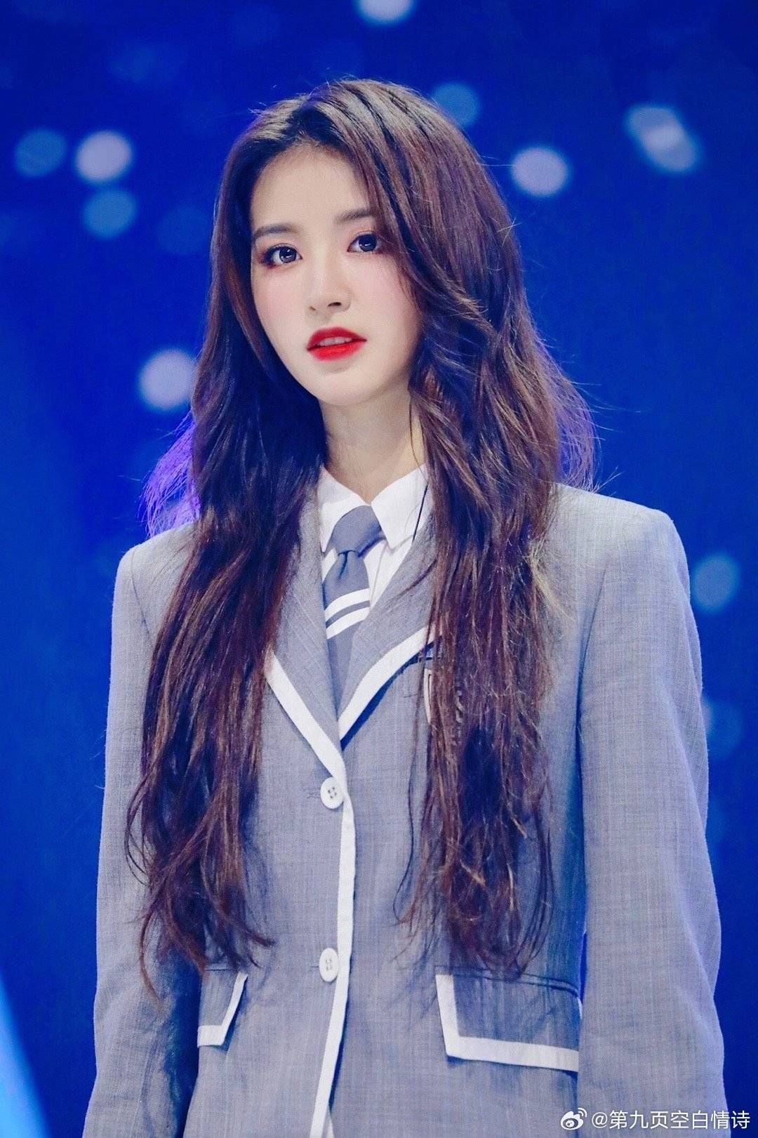 Kim Tử Hàm từng là cái tên rất nổi tiếng của Thanh Xuân Có Bạn 2 (ảnh: Weibo)