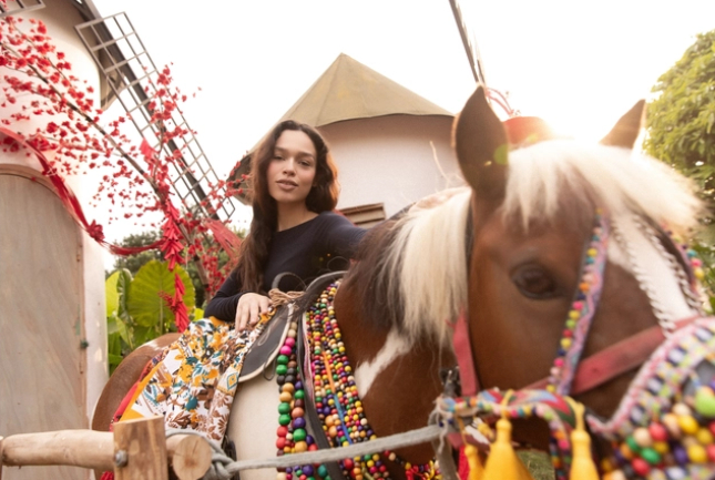       Những bức ảnh khách hàng chụp với bé Sữa.      