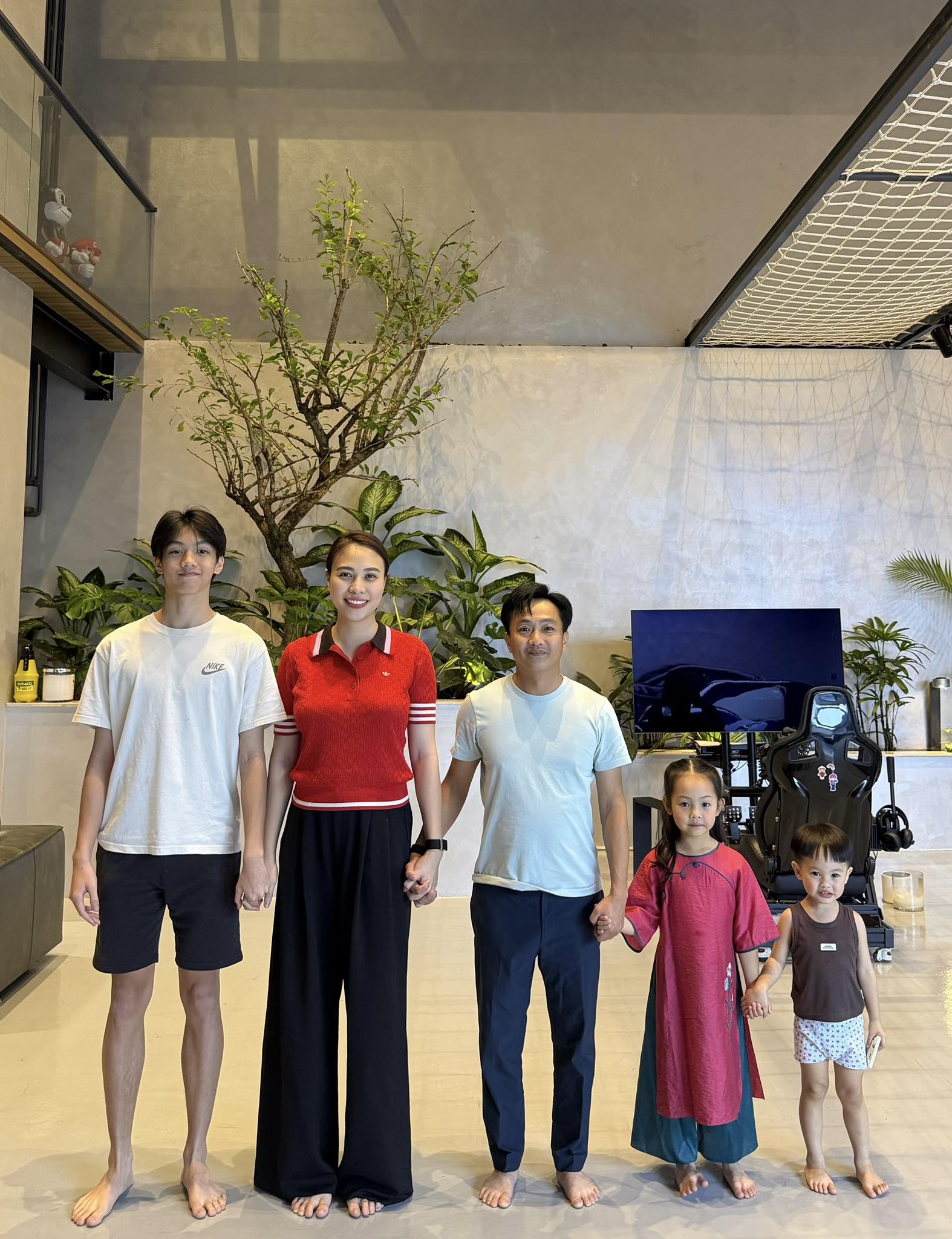 Khung hình Cường Đô La nhất định phải đăng vào đêm Giao thừa đây rồi.