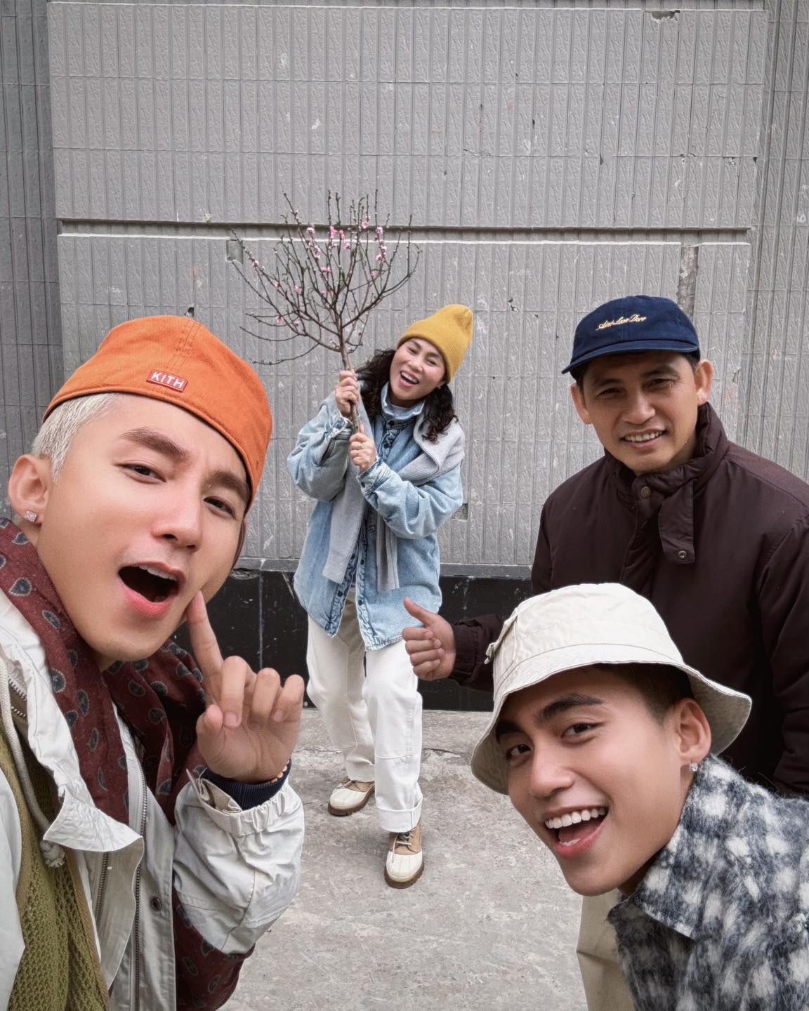 Sơn Tùng hiện đang đón Tết cùng gia đình (ảnh: FBNV)