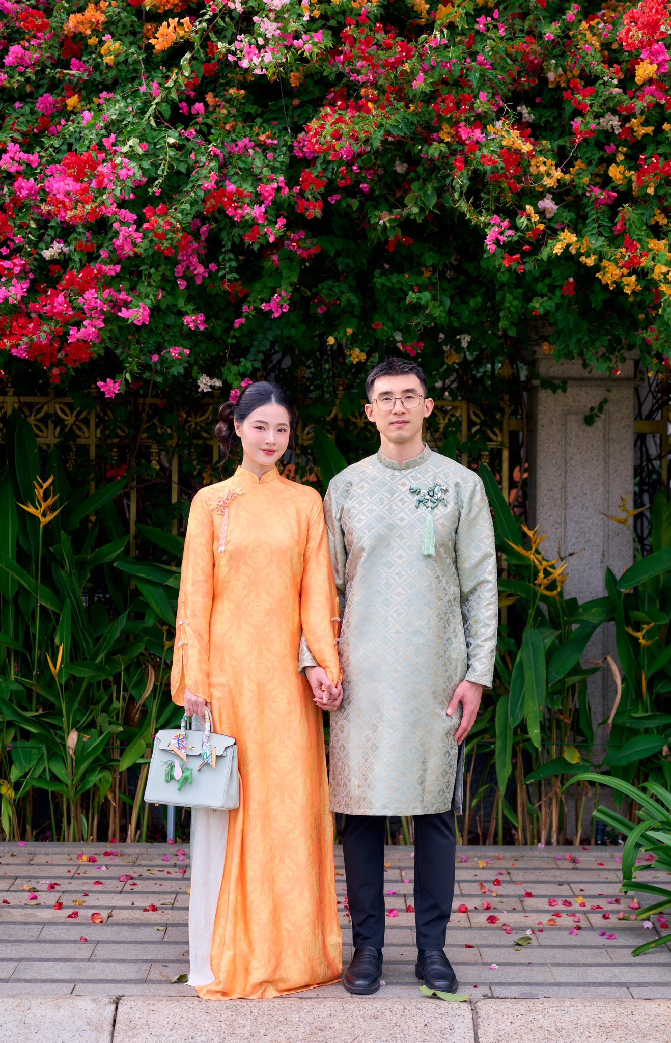 Midu và thiếu gia Minh Đạt khai xuân với bộ ảnh áo dài sang xịn mịn