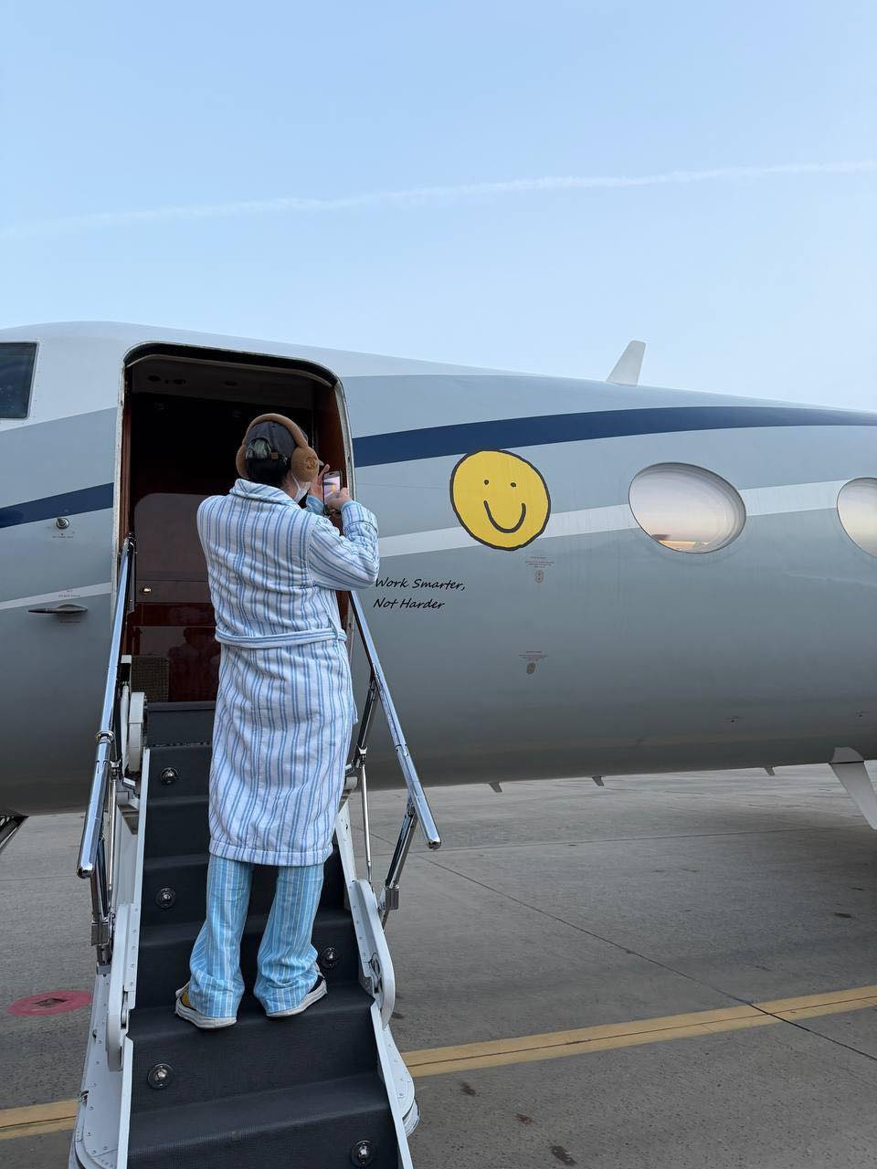 G-DRAGON từng đến Việt Nam biểu diễn bằng chuyên cơ riêng hồi tháng 11/2025 (ảnh: B.Stage)