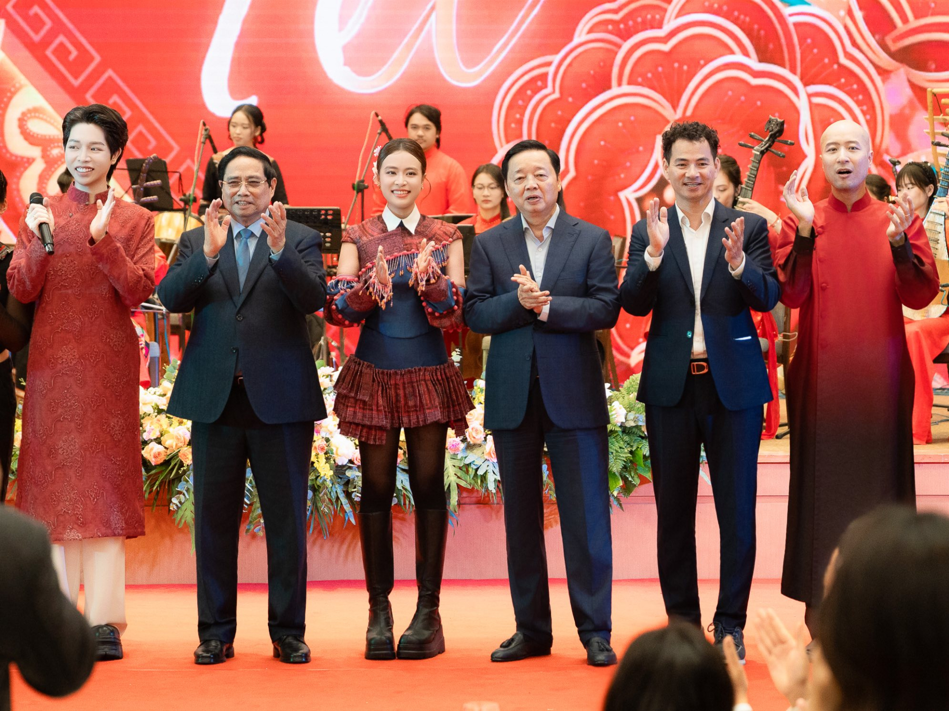 Biểu diễn ở Văn phòng Chính phủ (ảnh: FBNV)