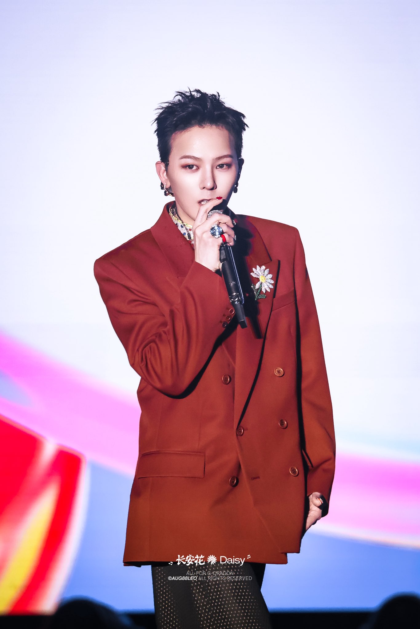 G-DRAGON mở bát năm Bính Ngọ bằng đêm diễn ở Dubai (ảnh: X)