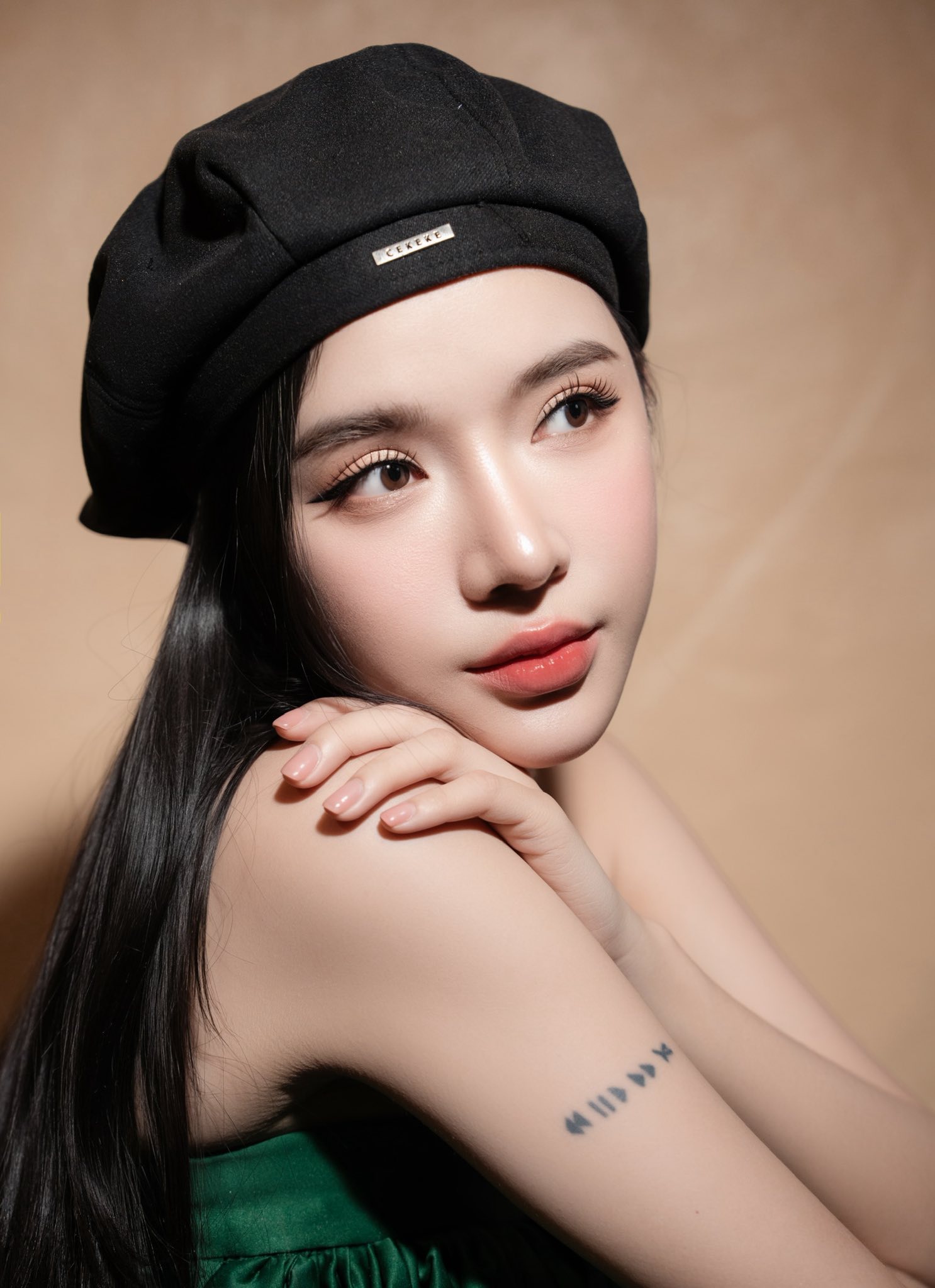 Trước khi thử sức với điện ảnh, LyLy đã là một ca nhạc sĩ sở hữu nhiều hit (ảnh: FBNV)