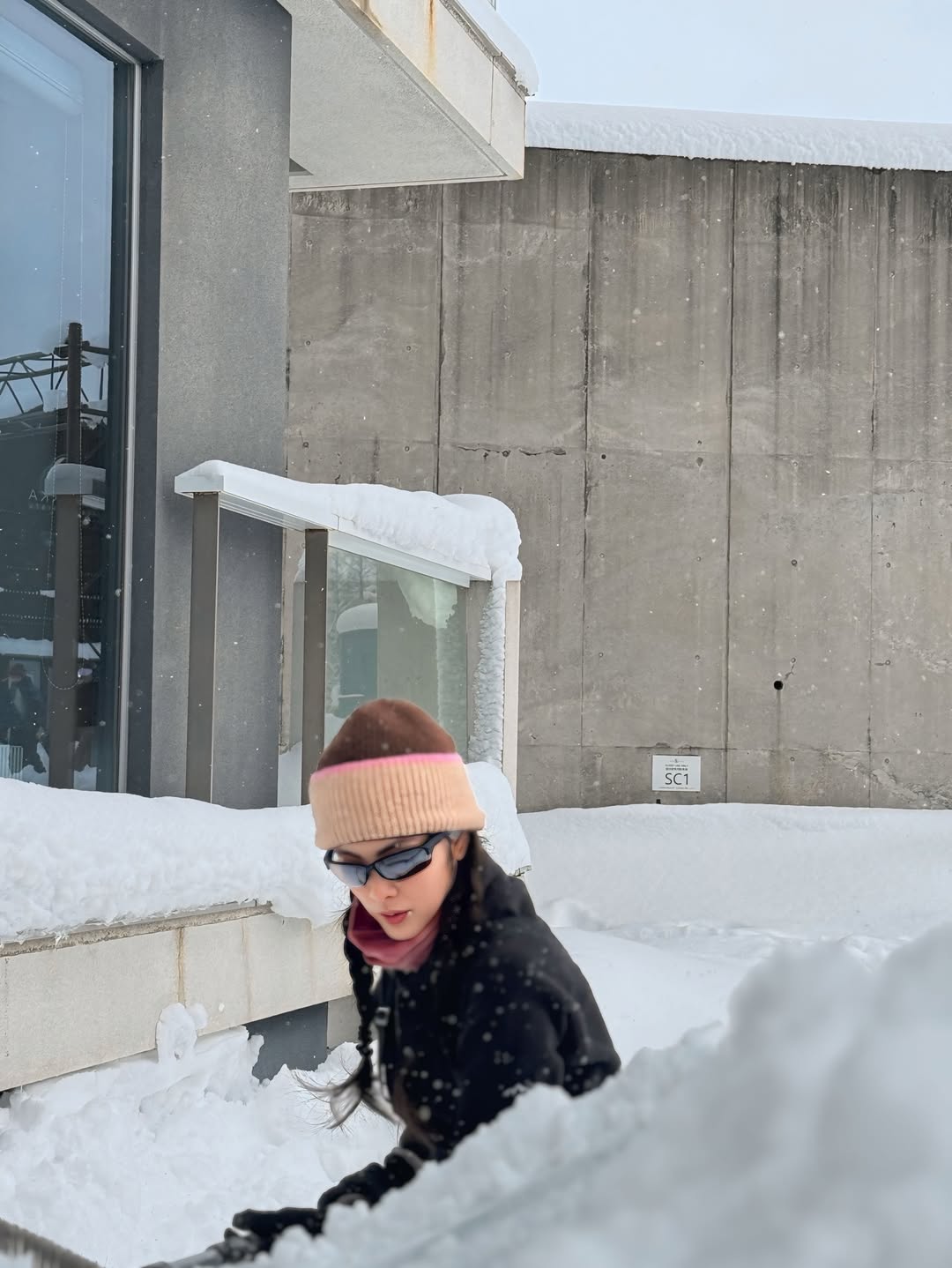 Hà Tăng đăng lại ảnh đi Nhật Bản trượt tuyết 