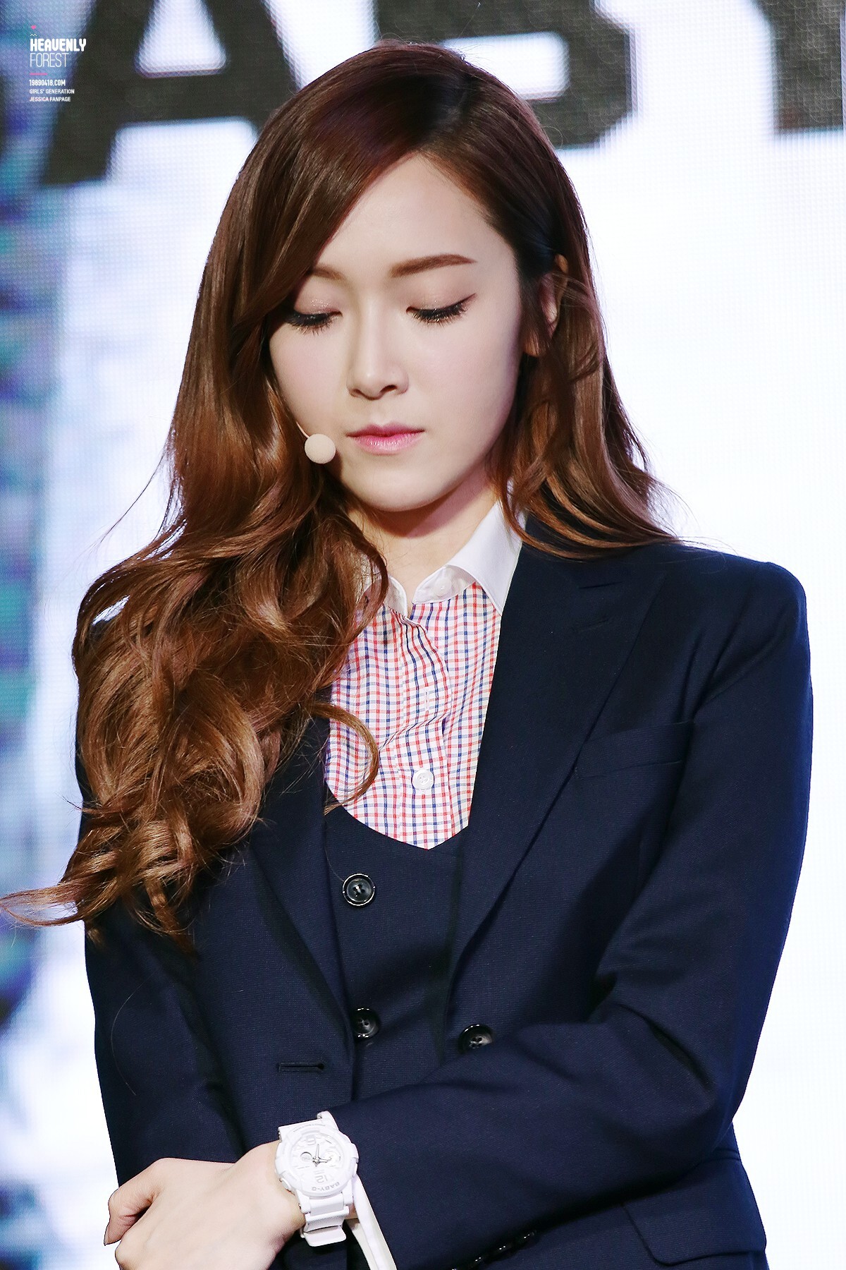 Giữa lúc đang ở đỉnh cao, vào tháng 9/2014, Jessica thông báo rời SNSD (ảnh: X)