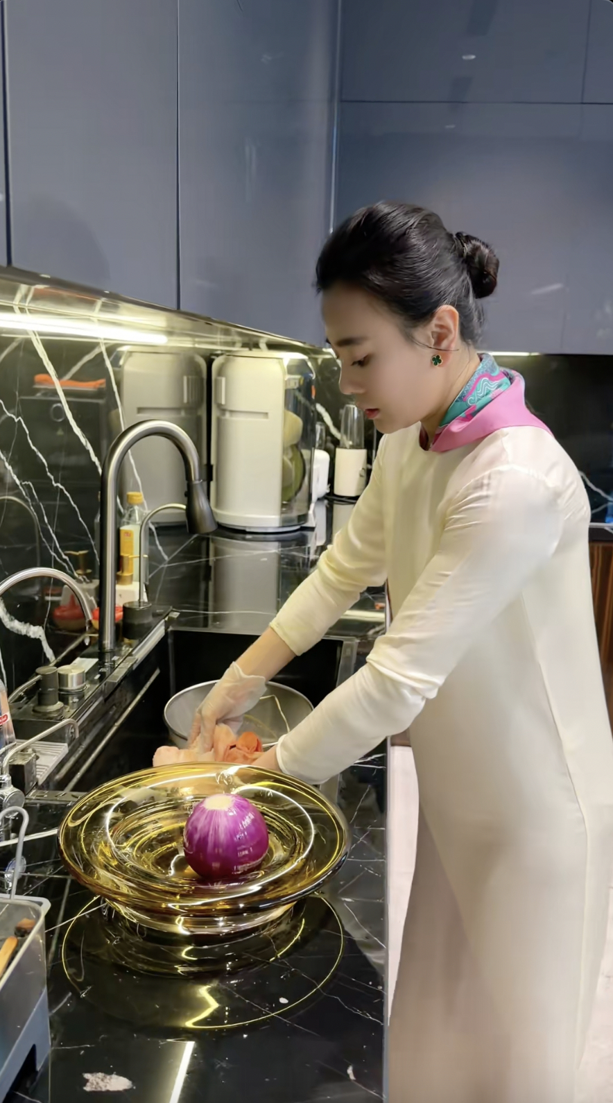 Phương Oanh đang dần tích cực lộ diện trên mạng xã hội. Ảnh: Chụp màn hình