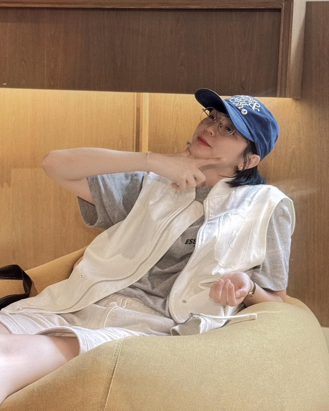 Hải Tú đang làm gì vậy?