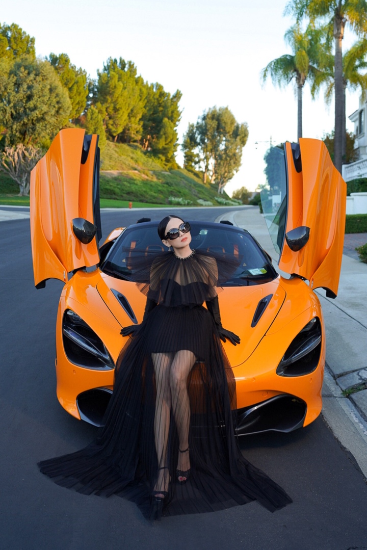 Hà Phương ở Mỹ có cuộc sống như bà hoàng (ảnh: Facebook)