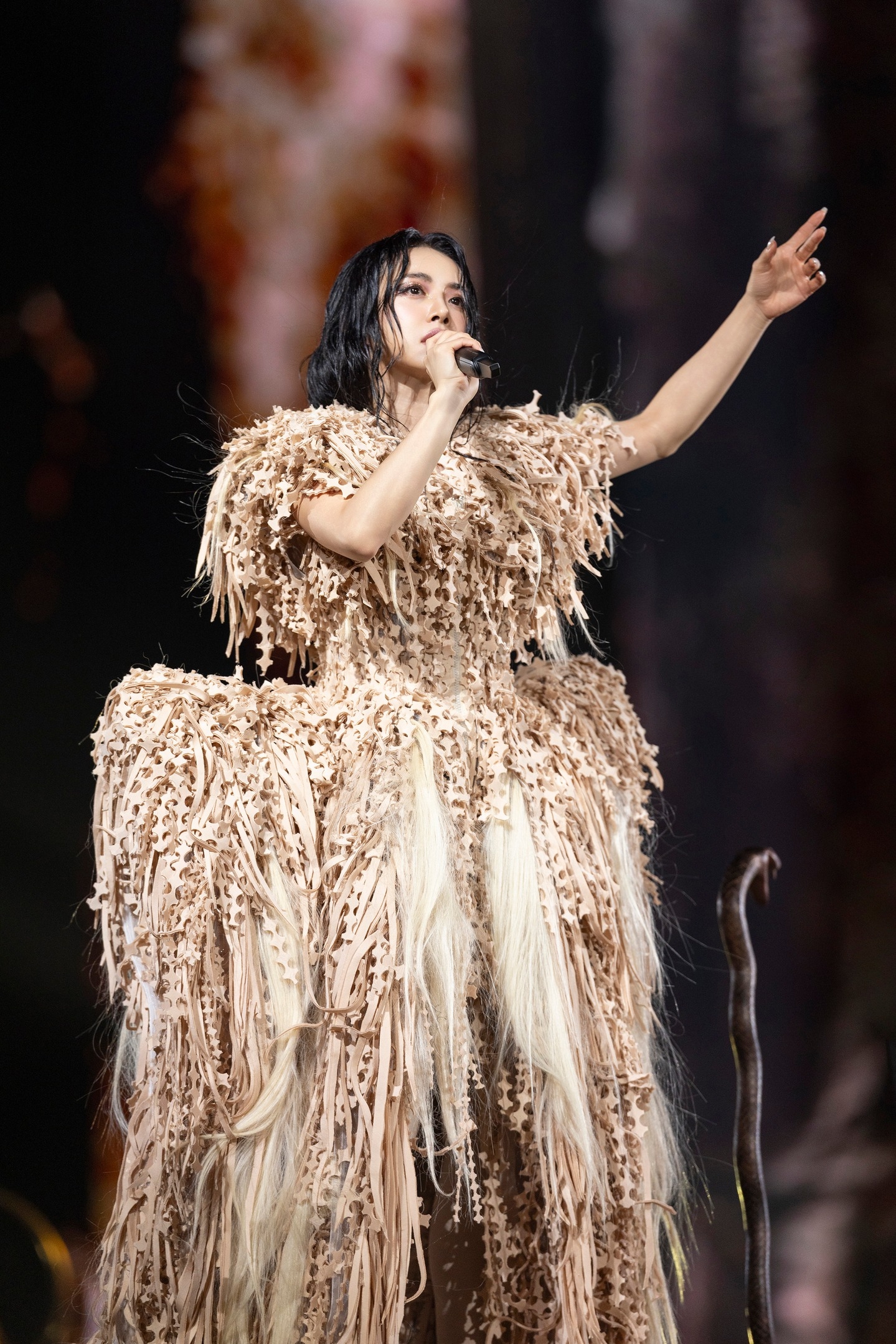 CCTV ghi nhận tính nghệ thuật của concert Pleasure (ảnh: Weibo)