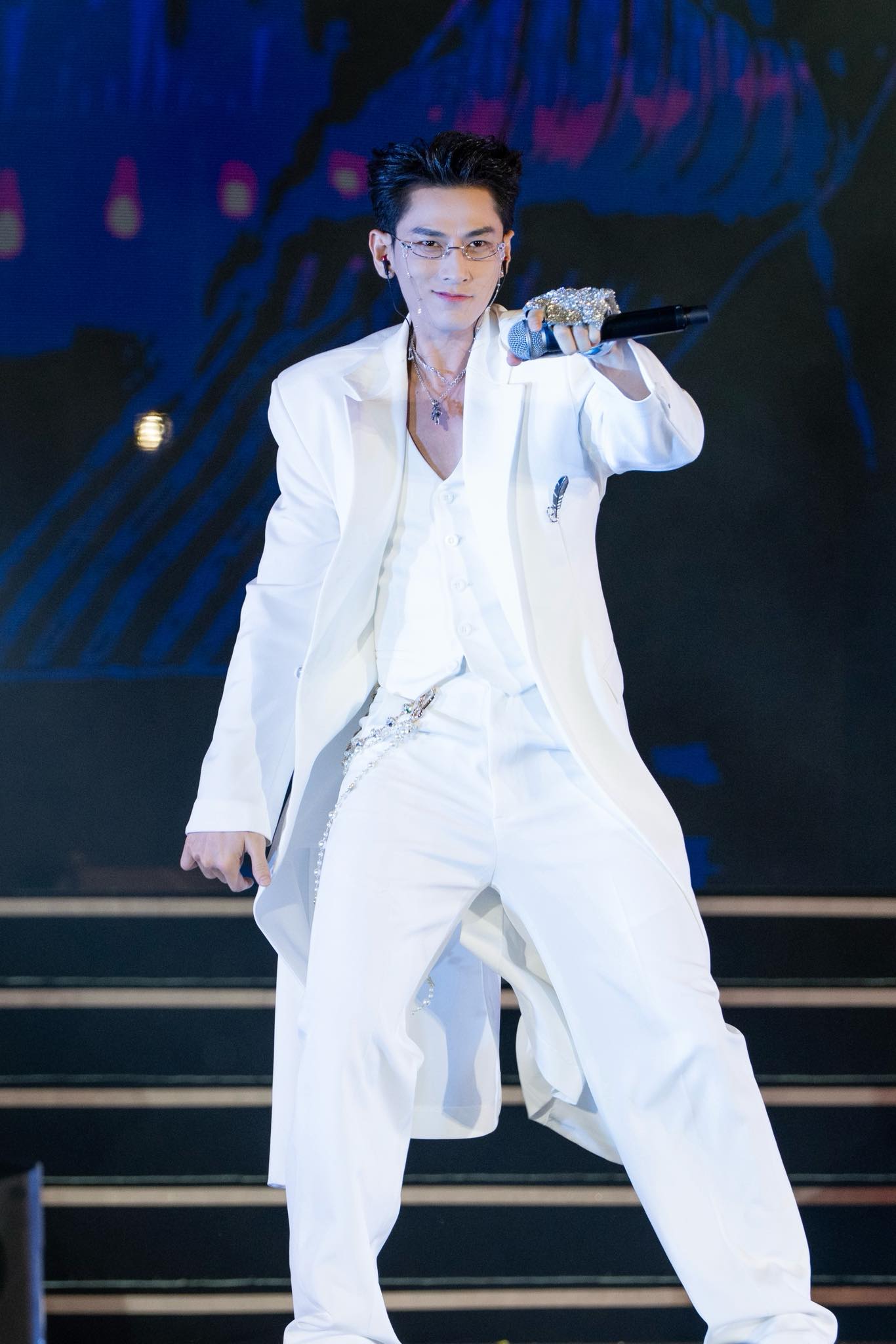 Năm 2024, Isaac gây chú ý khi tham gia Anh Trai Say Hi mùa 1 (ảnh: FBNV)