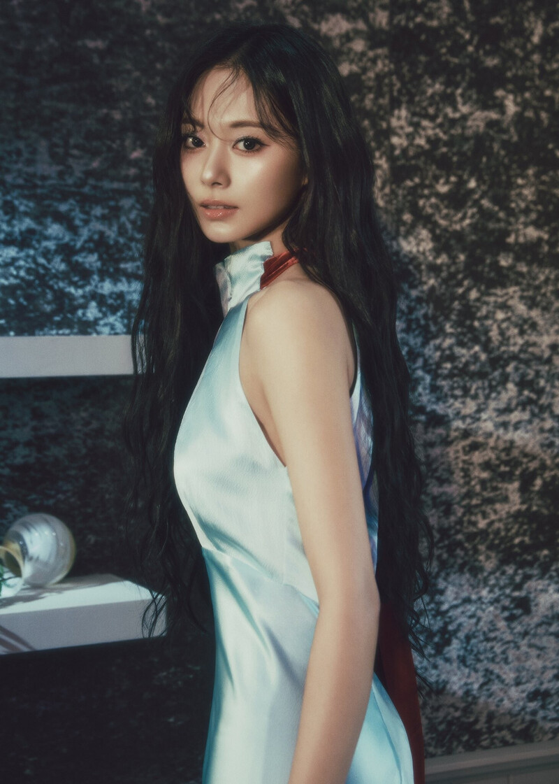 Tháng 9/2024, Tzuyu phát hành album solo đầu tay (ảnh: JYP)