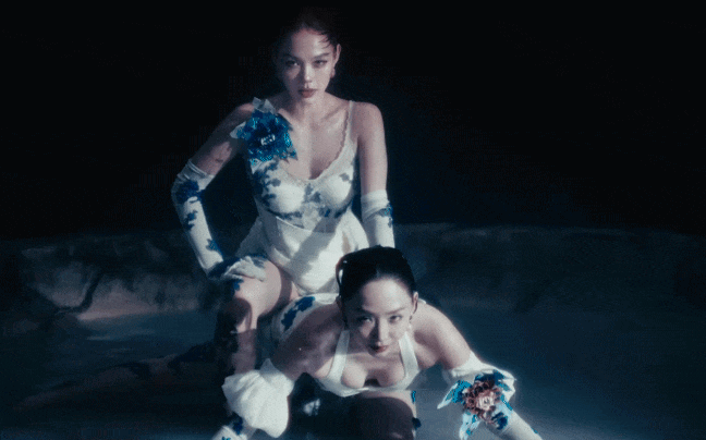 Những khung hình nhân đôi visual