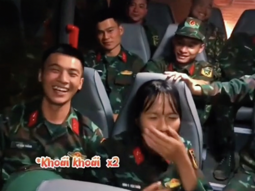 Đại úy quân đội đang yêu Hoà Minzy: Follow chỉ mình em, cùng nữ ca sĩ kín đáo làm điều đặc biệt hơn 2 năm trước