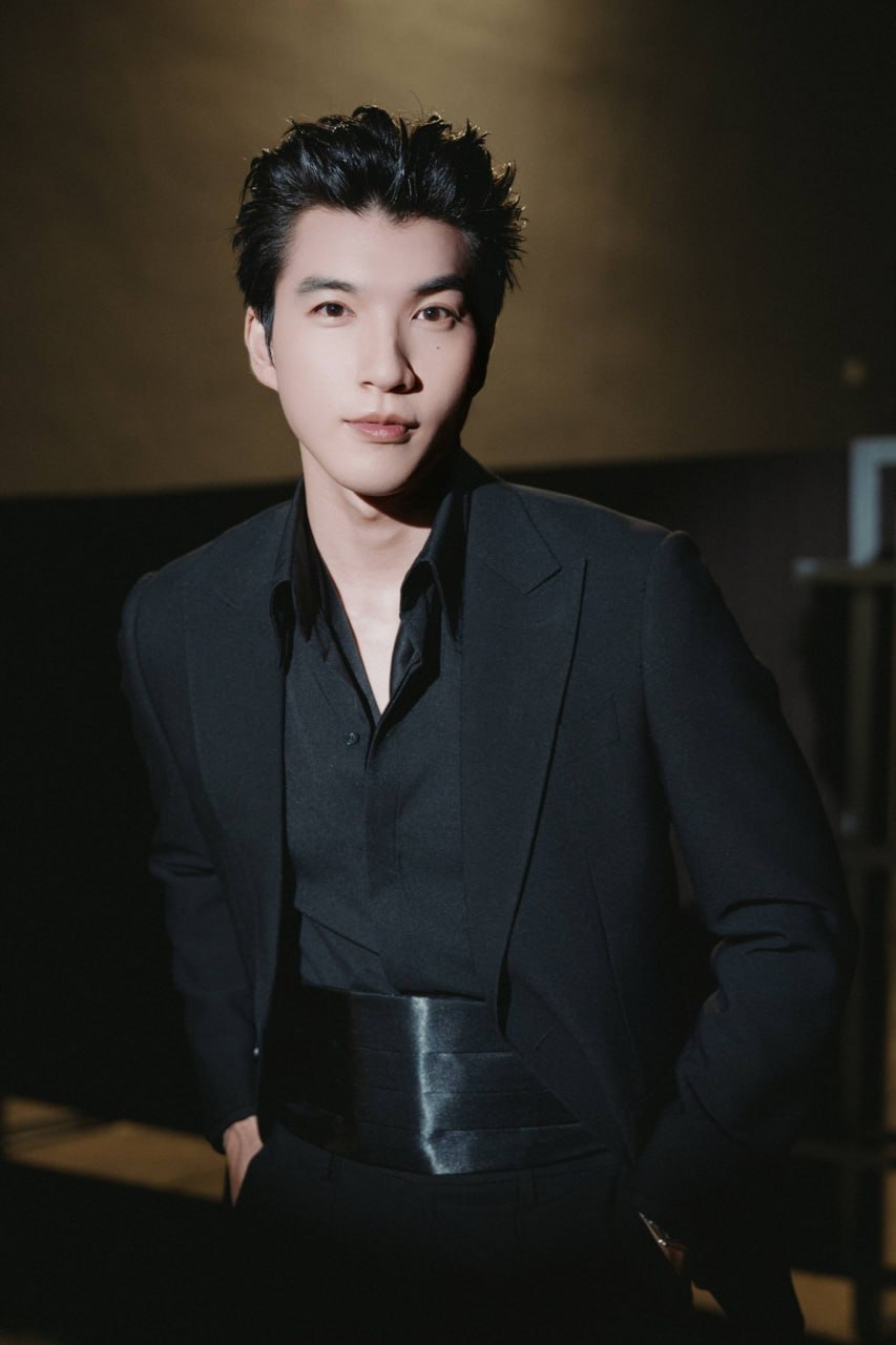 Album mới của HIEUTHUHAI đang là tâm điểm làng nhạc (ảnh: FBNV)