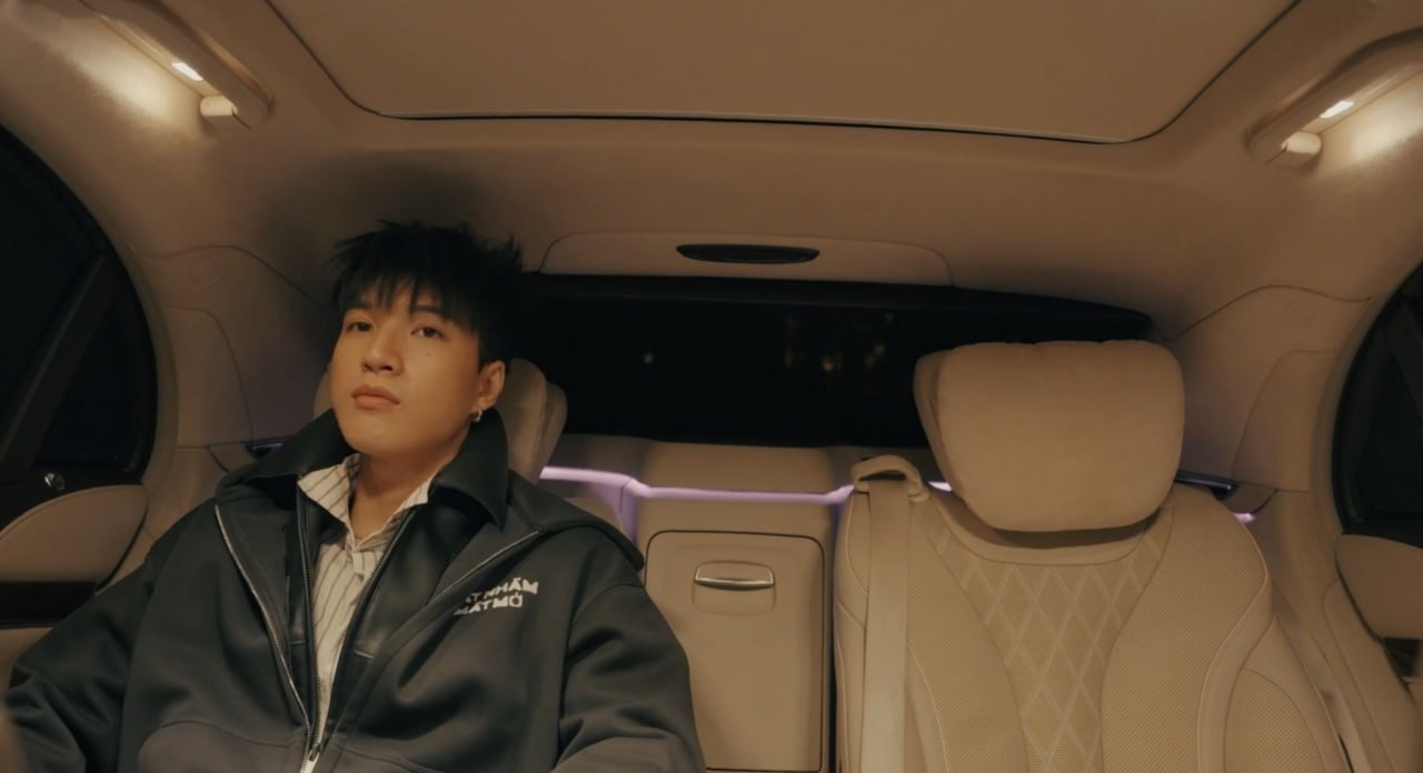 HIEUTHUHAI leak nhạc cho fan nghe ngay trên sóng livestream 