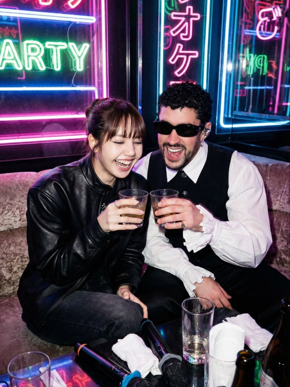 Chàng trai thân mật khoác vai Lisa (BLACKPINK): Giành giải Grammy, lập kỷ lục 4,1 tỷ views vẫn bị Tổng thống Trump chê