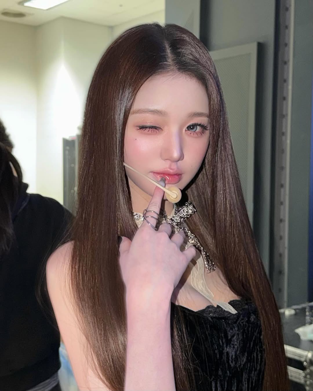 Với danh tiếng sẵn có và lợi thế ngoại hình, Jang Wonyoung nhanh chóng vươn lên vị thế idol Kpop hàng đầu gen 4, trở thành một trong những biểu tượng nhan sắc thế hệ mới (ảnh: IG)