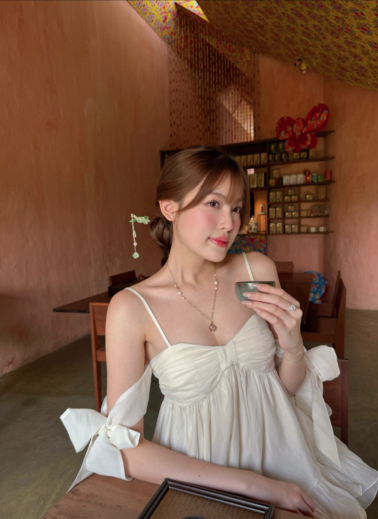 HIEUTHUHAI có cuộc sống giàu có, cô được cho là tiểu thư của một gia đình giàu có 