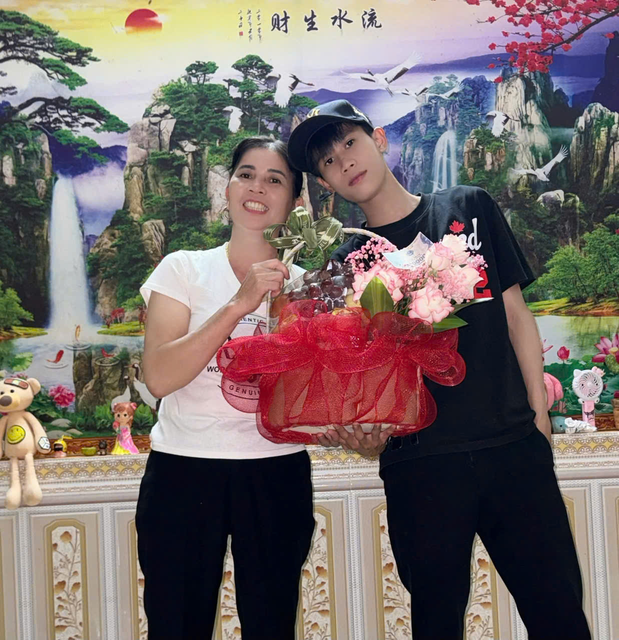 Tạ Văn Luyện và mẹ