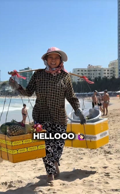 Gặp cô Mai - “ngôi sao bán trái cây biển Nha Trang” gây sốt toàn cầu: “Tôi không nhận được số tiền như người người ta đồn”