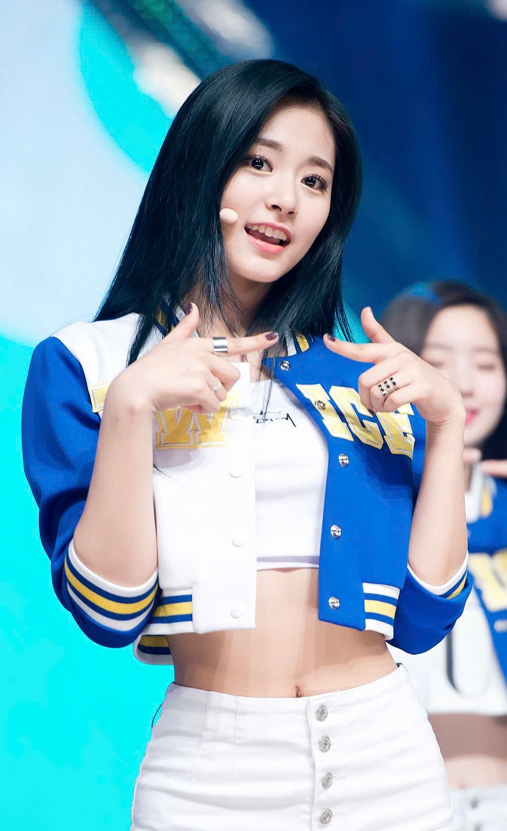 Tzuyu là nhan sắc nổi tiếng từ thời mới debut (ảnh: X)