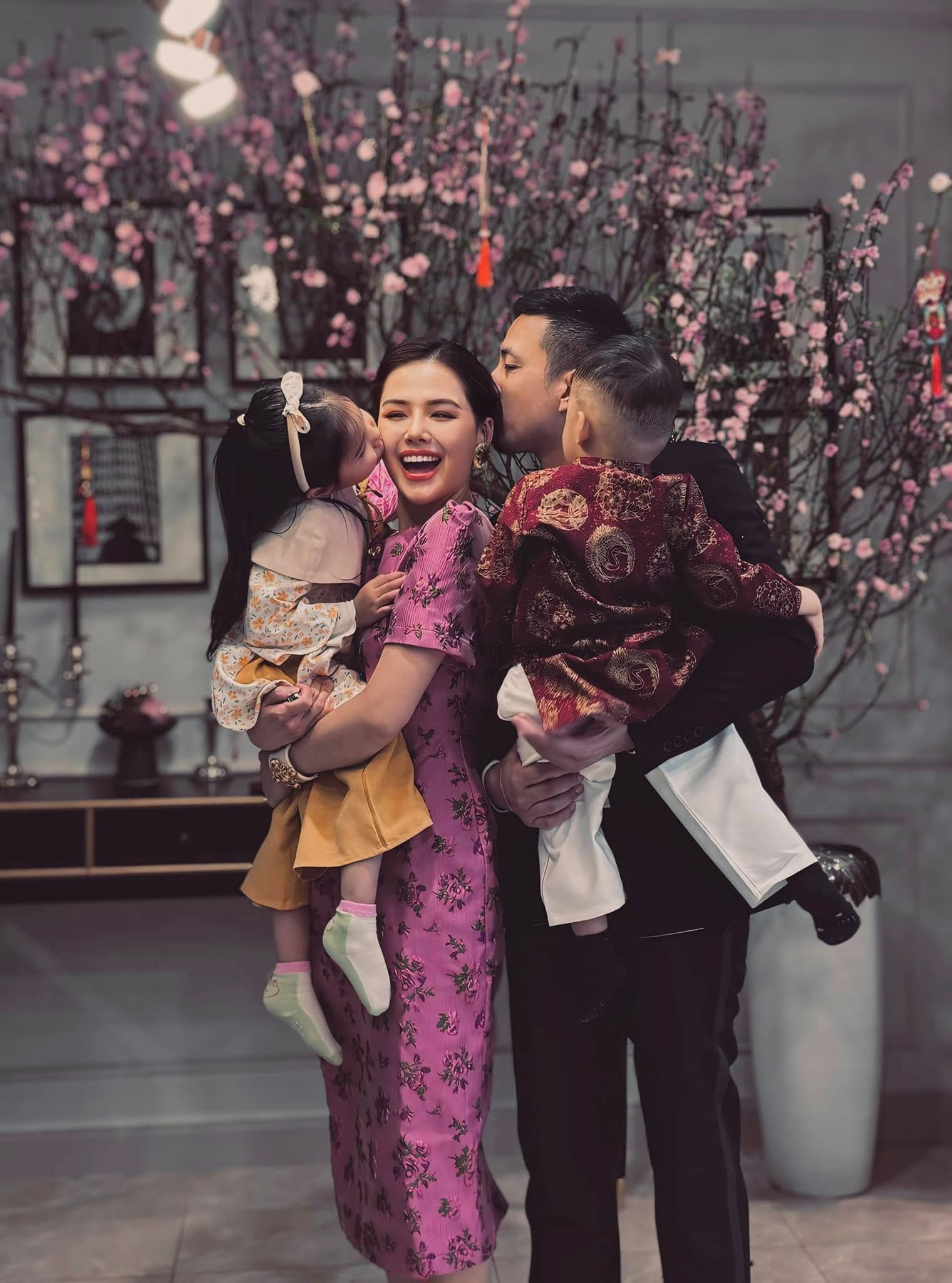 Cuộc sống hôn nhân viên mãn của Phanh Lee