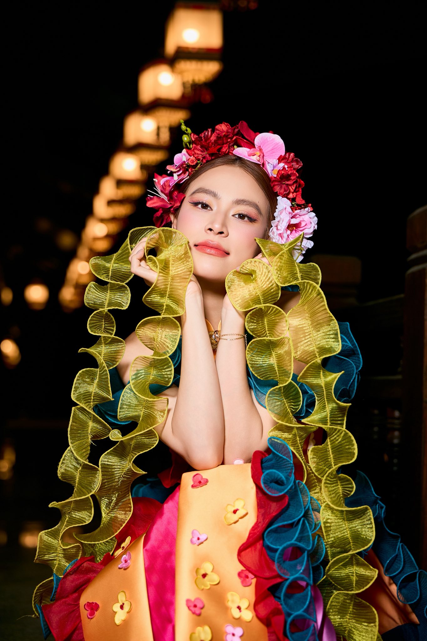 Sức ảnh hưởng của Hoàng Thùy Linh đã được bảo chứng rõ ràng bằng thành tích và hệ thống giải thưởng từ trong nước đến quốc tế (ảnh: FBNV)