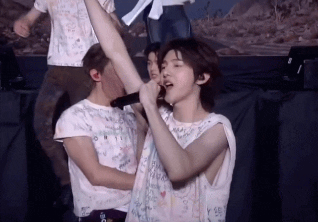 CORTIS đang diễn What You Want