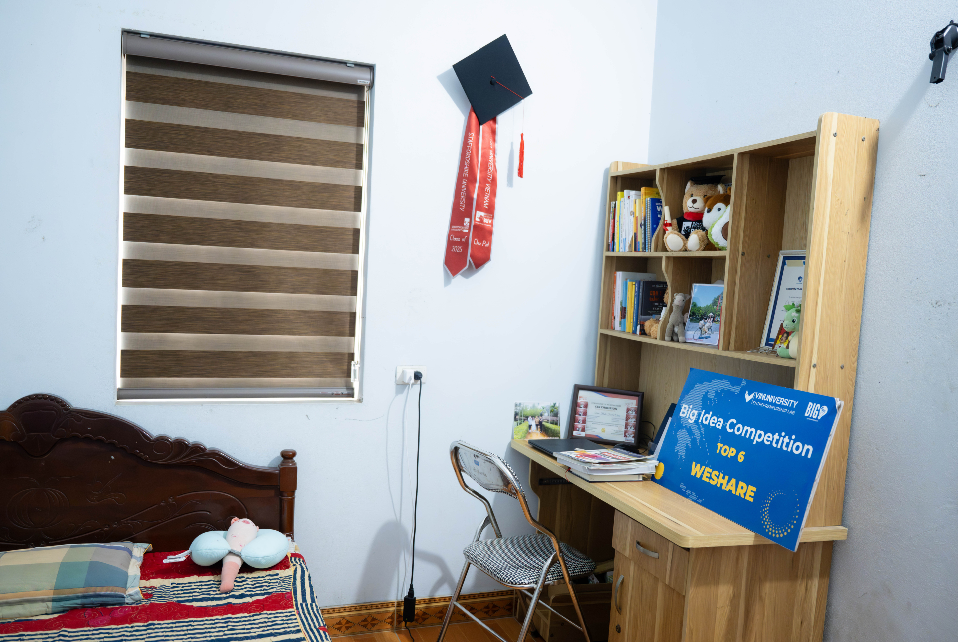 Góc học tập của Phương Anh.