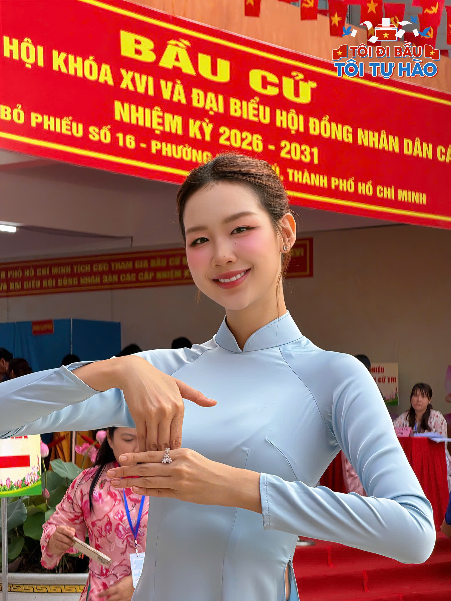 Dàn nghệ sĩ Việt tự hào, rạng rỡ đi bầu cử sáng nay! 