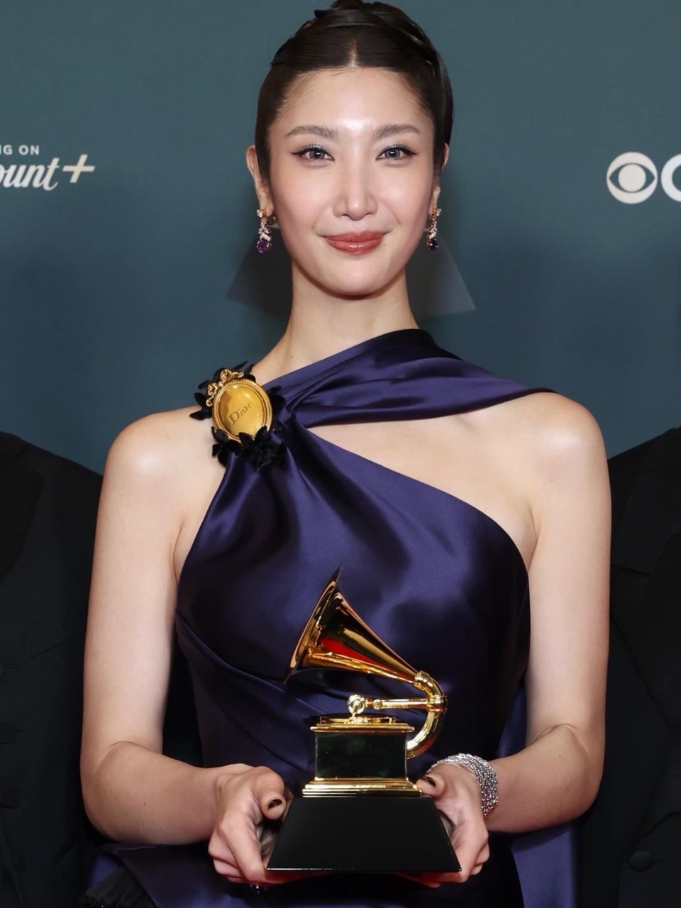 Từ một thực tập sinh bị từ chối vì “quá tuổi”, Ejae đã tìm thấy con đường riêng phía sau hậu trường, nơi tài năng sáng tác của cô được phát huy trọn vẹn (ảnh: IGNV)