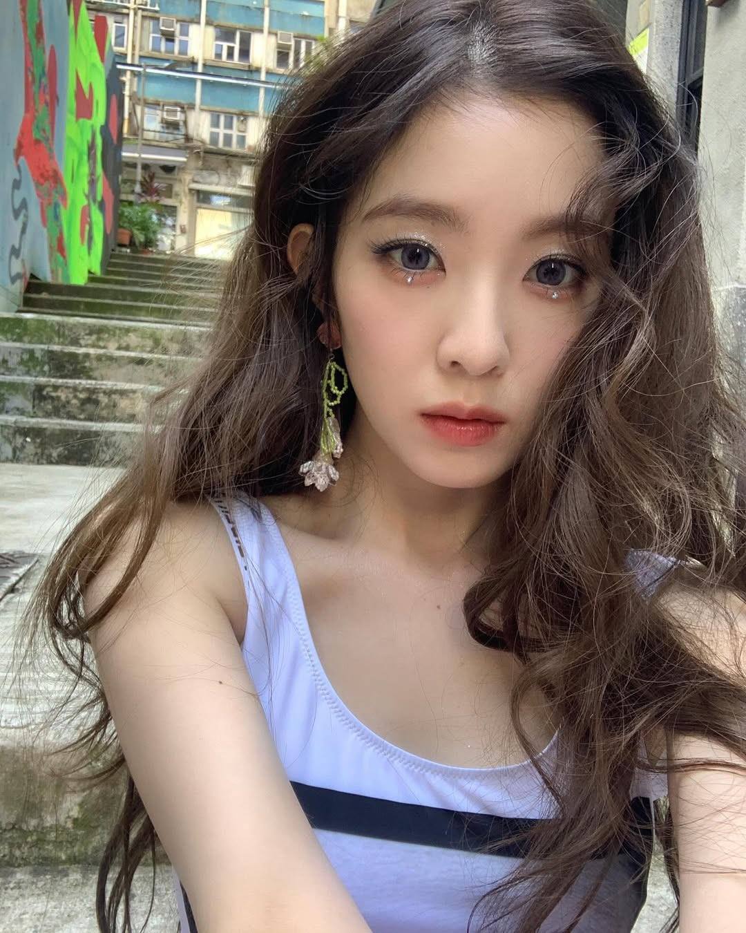 Irene là thành viên có nhận diện cao nhất của Red Velvet, nhiều năm làm trụ cột hút fan và được công ty nâng đỡ cho nhiều tài nguyên nhờ thế mạnh ngoại hình (ảnh: X)