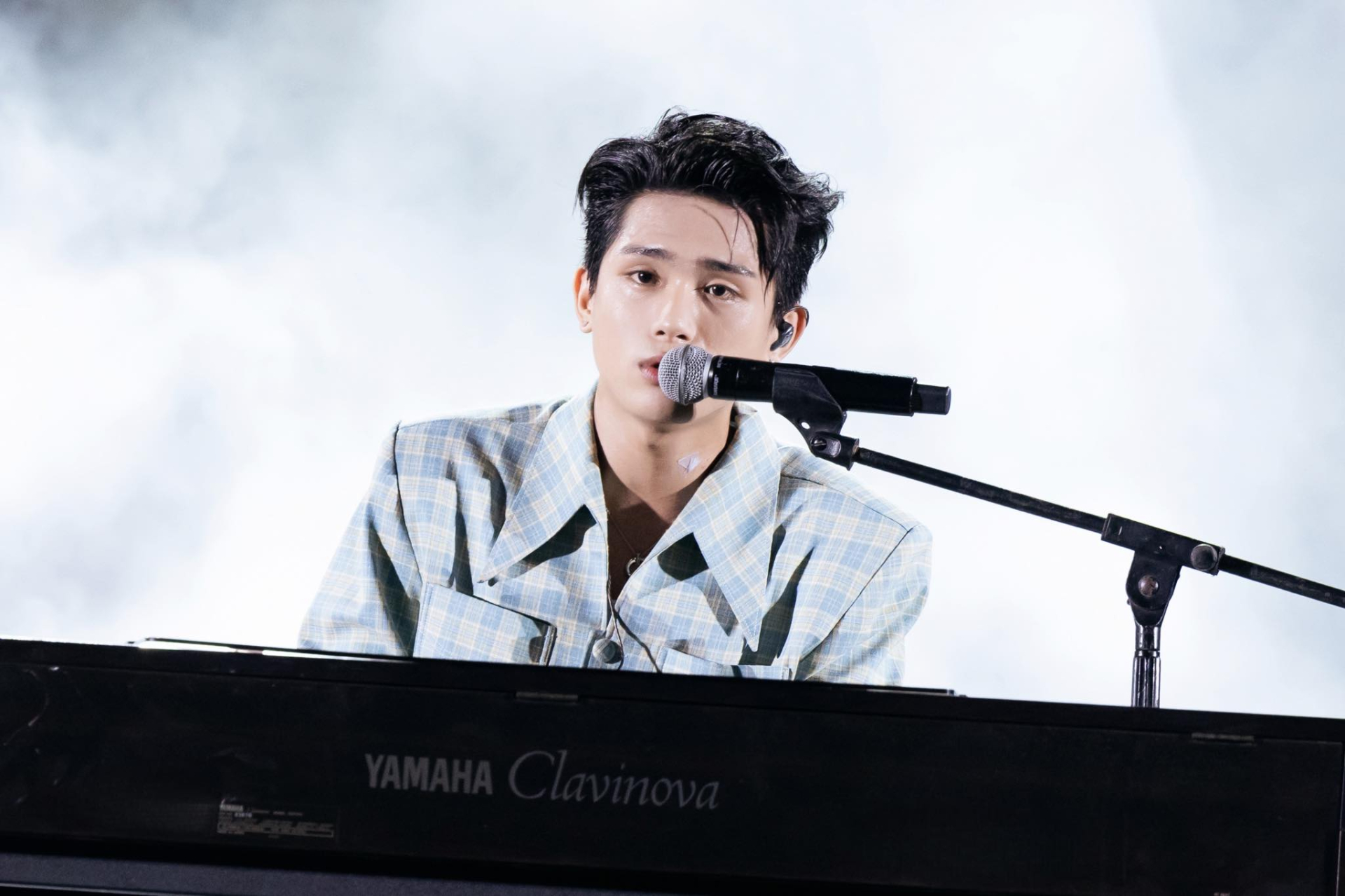 Người hâm mộ chờ động thái tiếp theo từ GREY D (ảnh: FBNV)