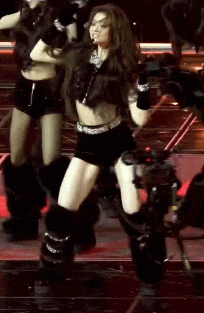 Fancam Ella Gross luôn thu hút sự chú ý 