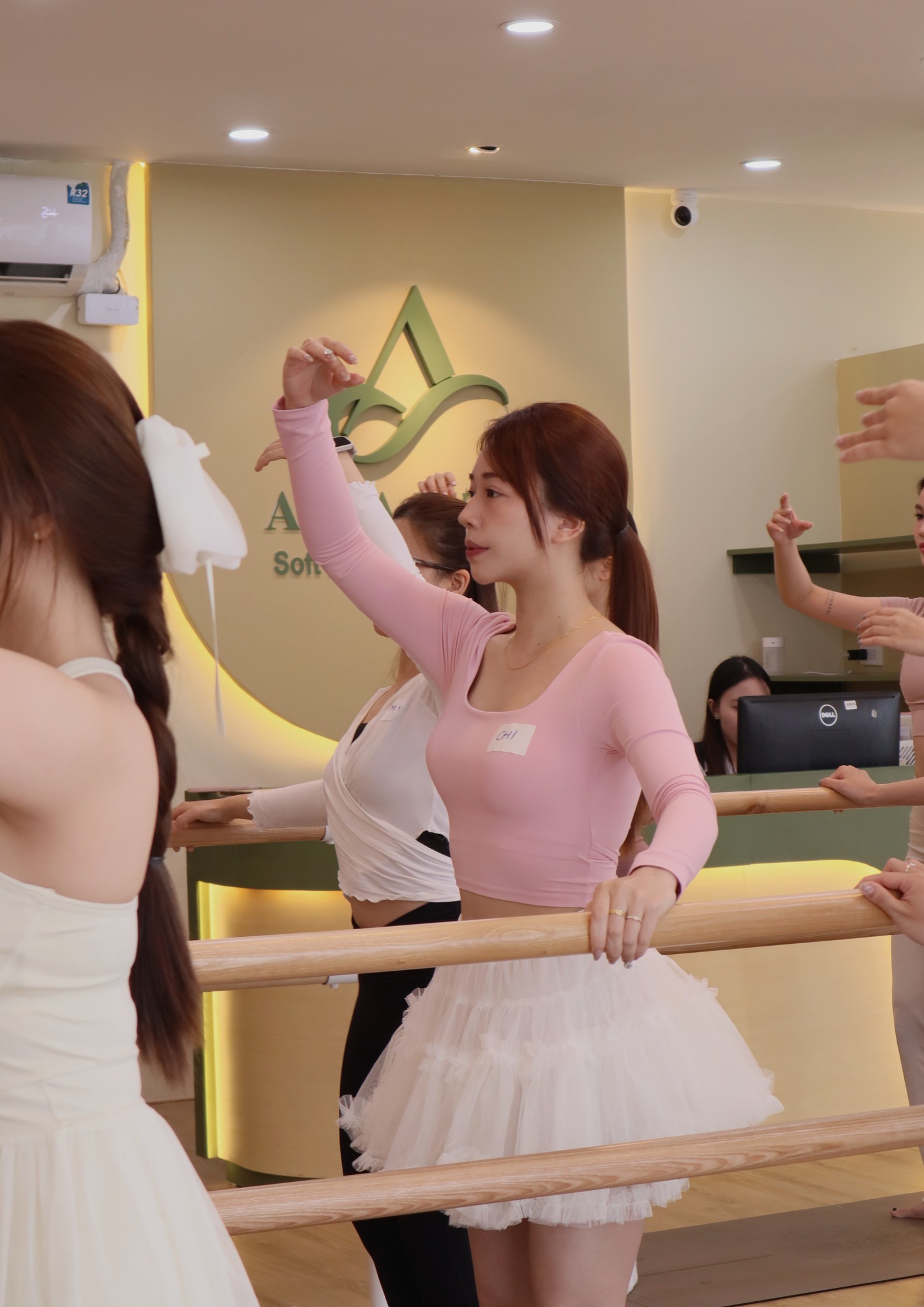 Tất tân tật về Barre - bộ môn được nhiều “quý cô” lựa chọn tập luyện gần đây