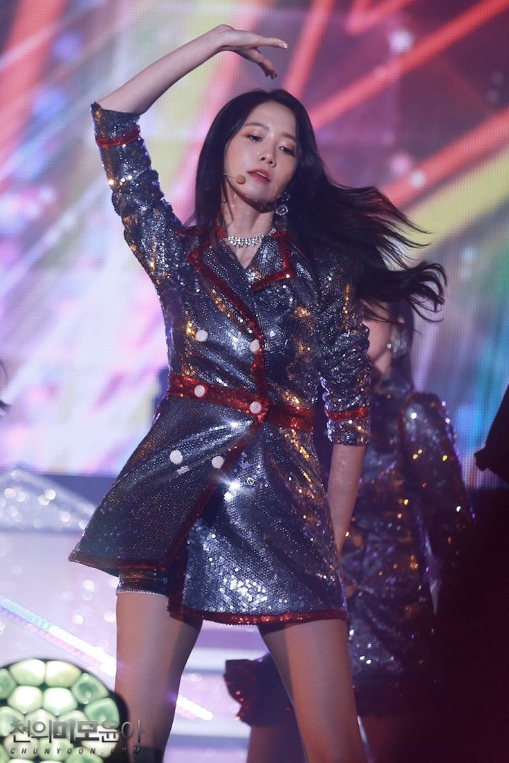 Mỹ nhân đặt ra tiêu chuẩn cho showbiz: Debut thời nào cũng nổi, nhan sắc tác động tới kinh tế quốc gia