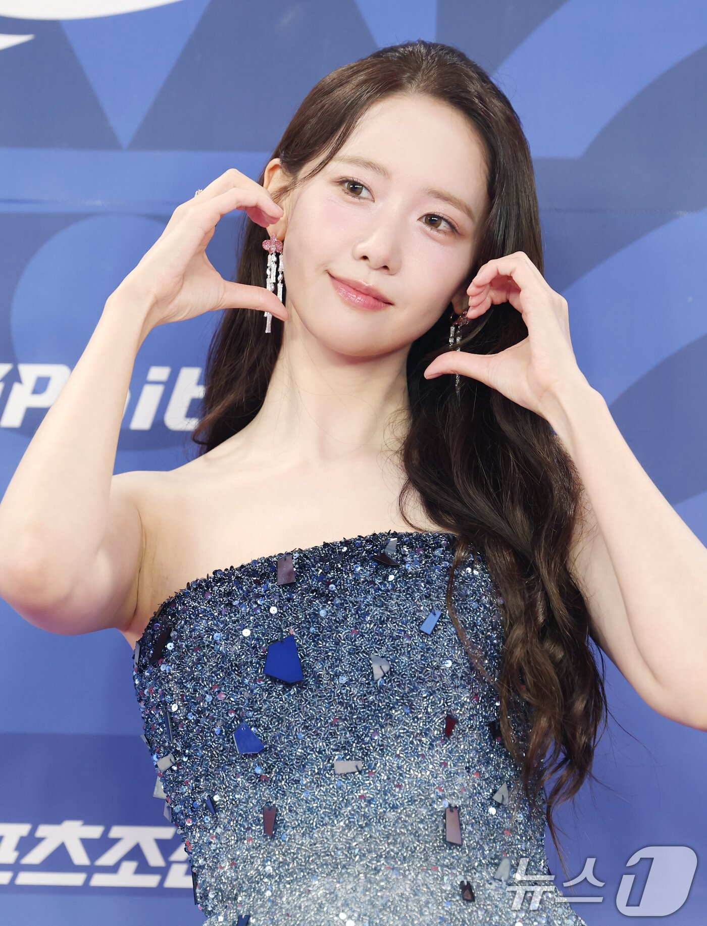 Mỹ nhân đặt ra tiêu chuẩn cho showbiz: Debut thời nào cũng nổi, nhan sắc tác động tới kinh tế quốc gia