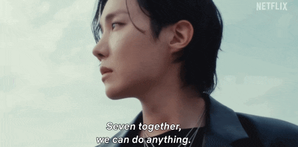 Việc lựa chọn Gwanghwamun làm sân khấu comeback mang ý nghĩa biểu tượng rõ rệt