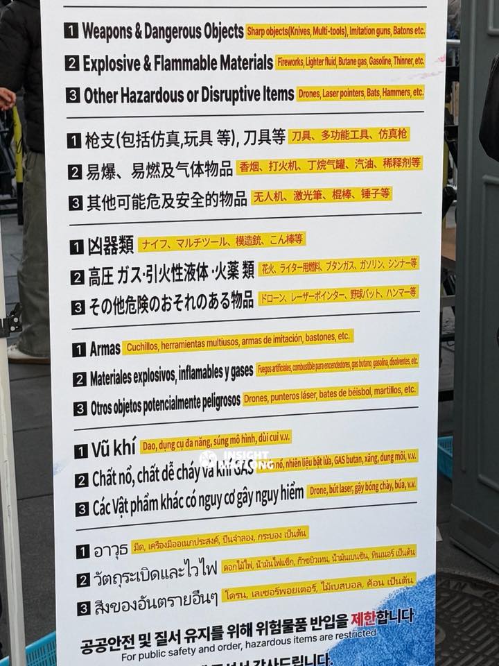 Khách Việt nức lòng vì dòng chữ tiếng mẹ đẻ chễm chệ trước sân khấu concert BTS tại Seoul