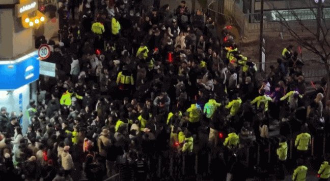 Khán giả đi về sau concert BTS