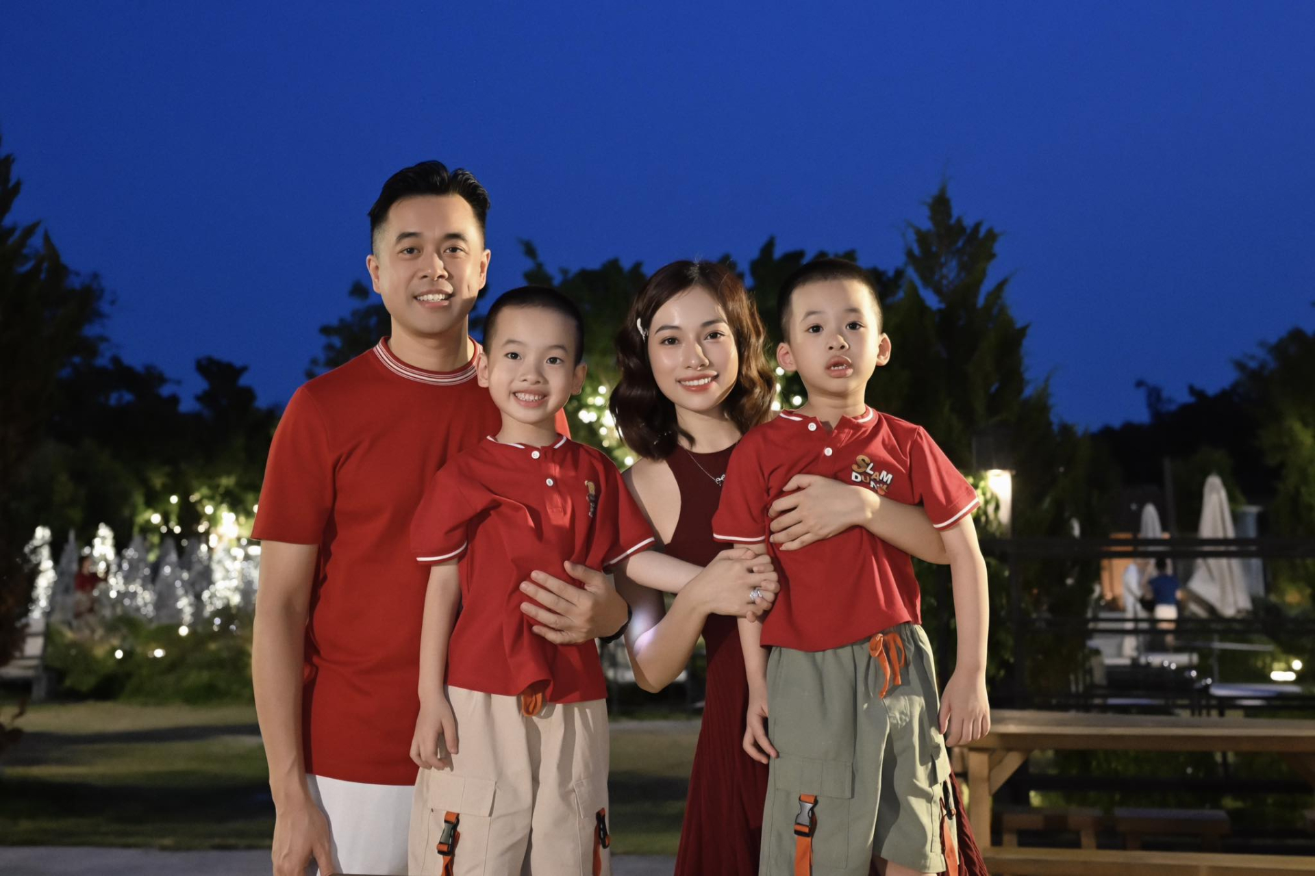 Vào năm 2020, gia đình của cặp đôi đã chào đón 2 bé trai song sinh 