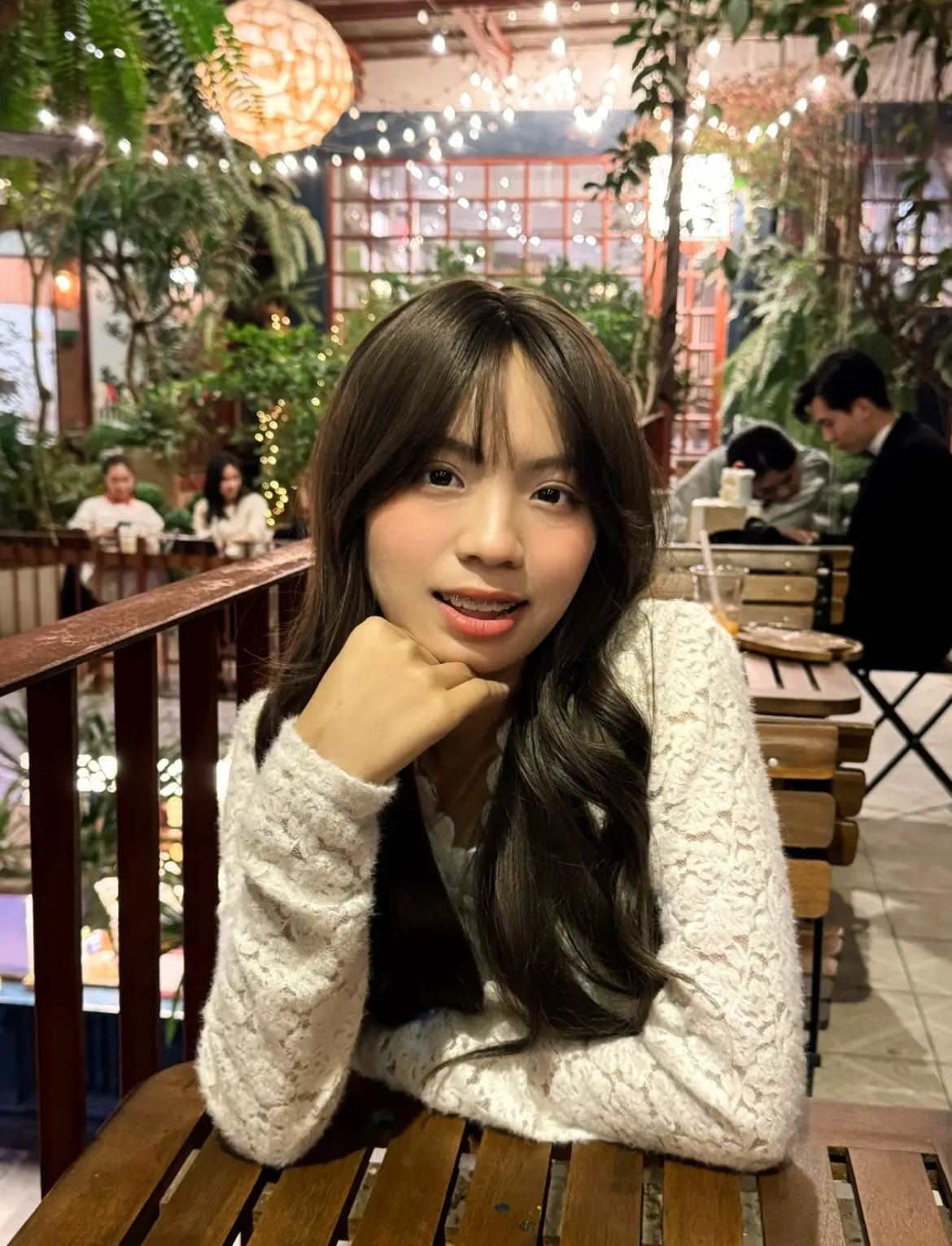 Mỗi ngày trôi qua, Nguyên Ngọc vẫn cố gắng chữa bệnh và giữ tinh thần cho mình