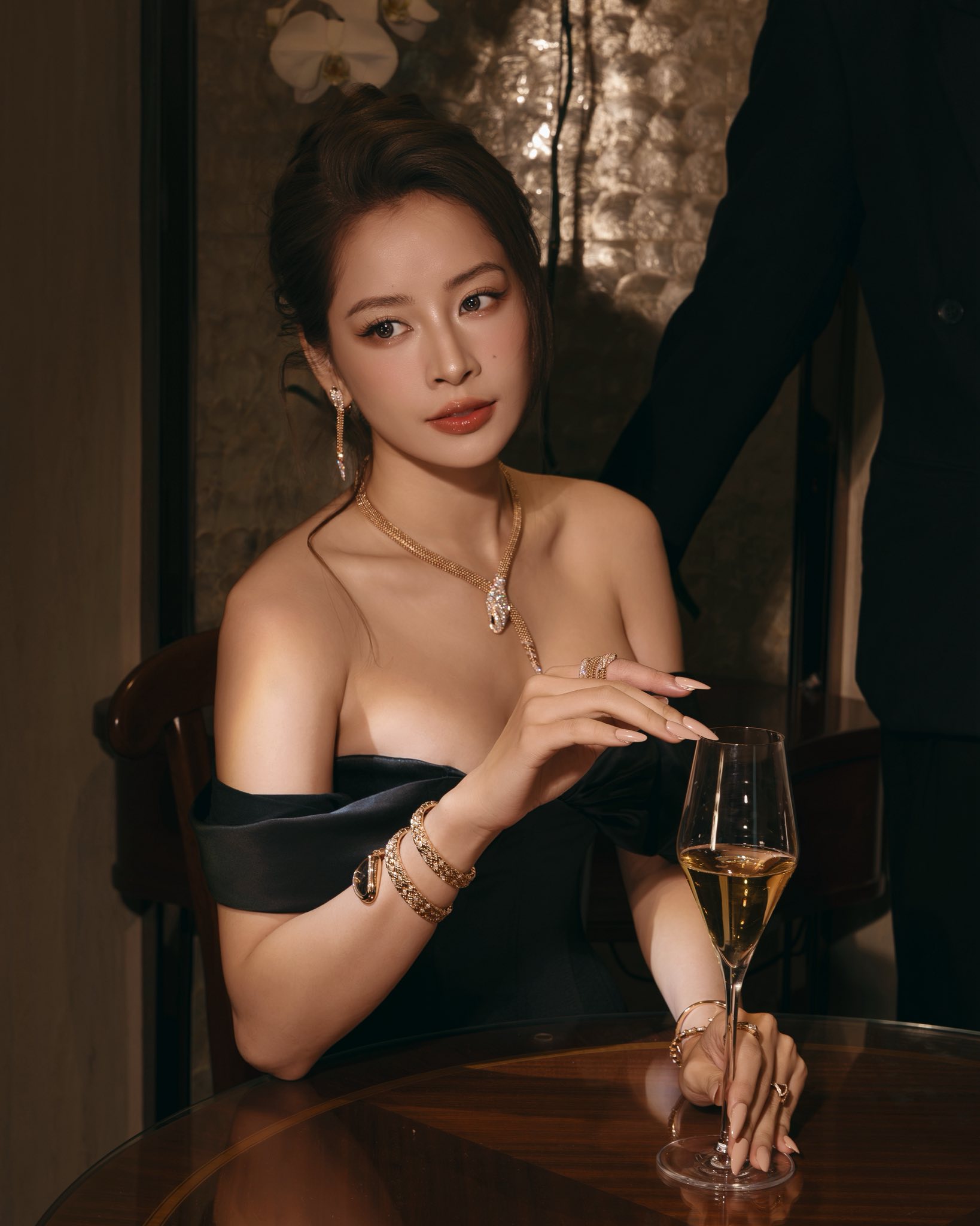 Mỗi lần Chi Pu xuất hiện là một lần netizen trầm trồ