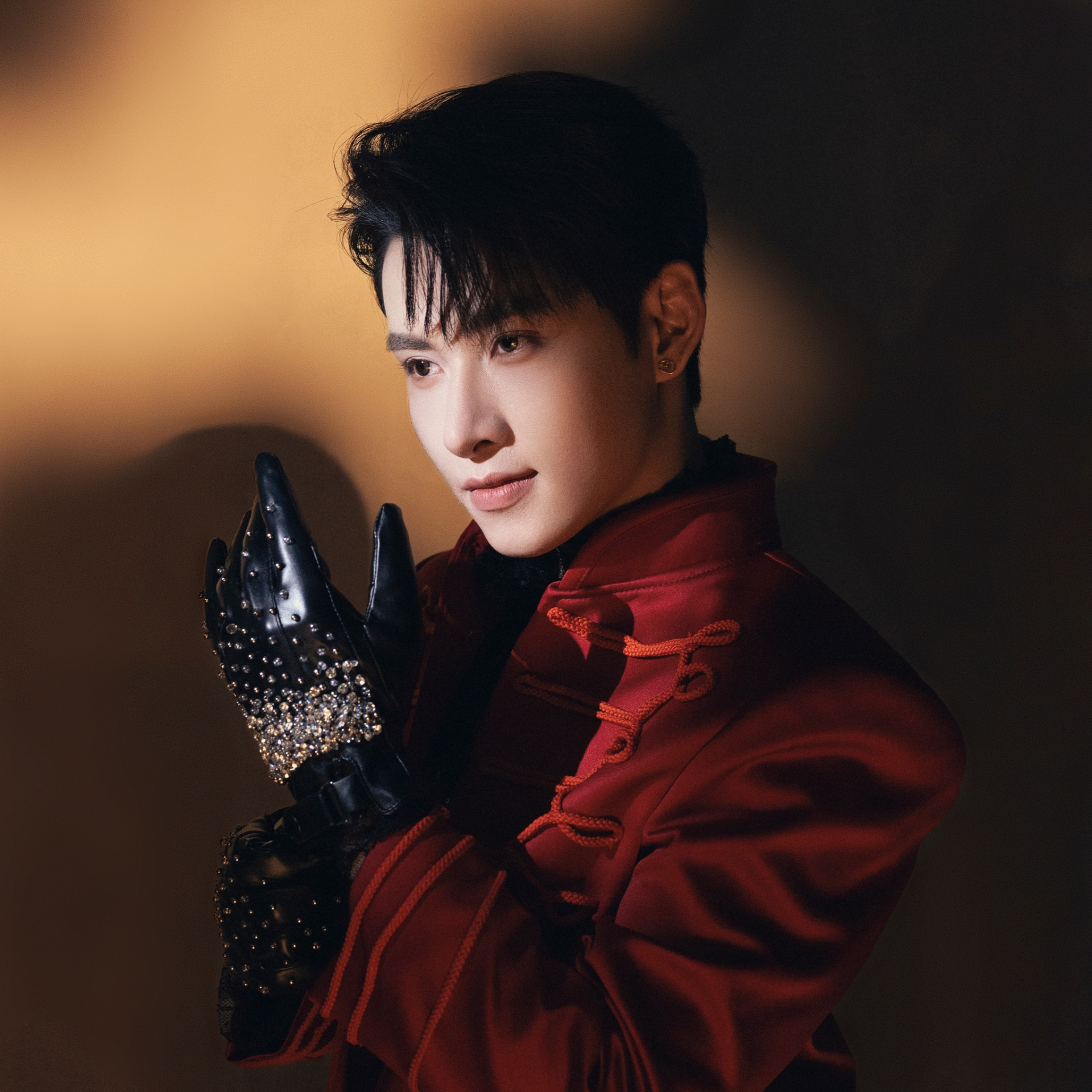 Hùng Huỳnh liên tục gây tranh cãi (ảnh: FBNV)