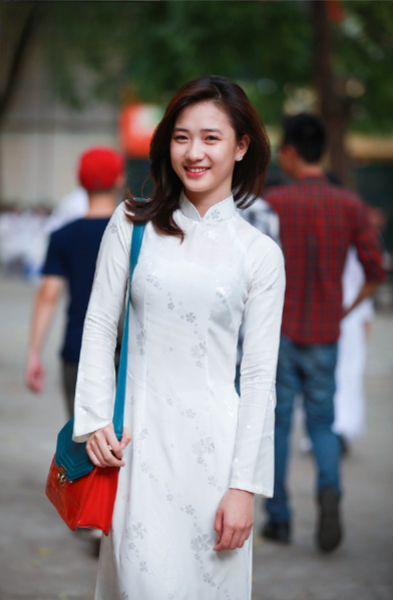 Nhan sắc khen hoài không chán