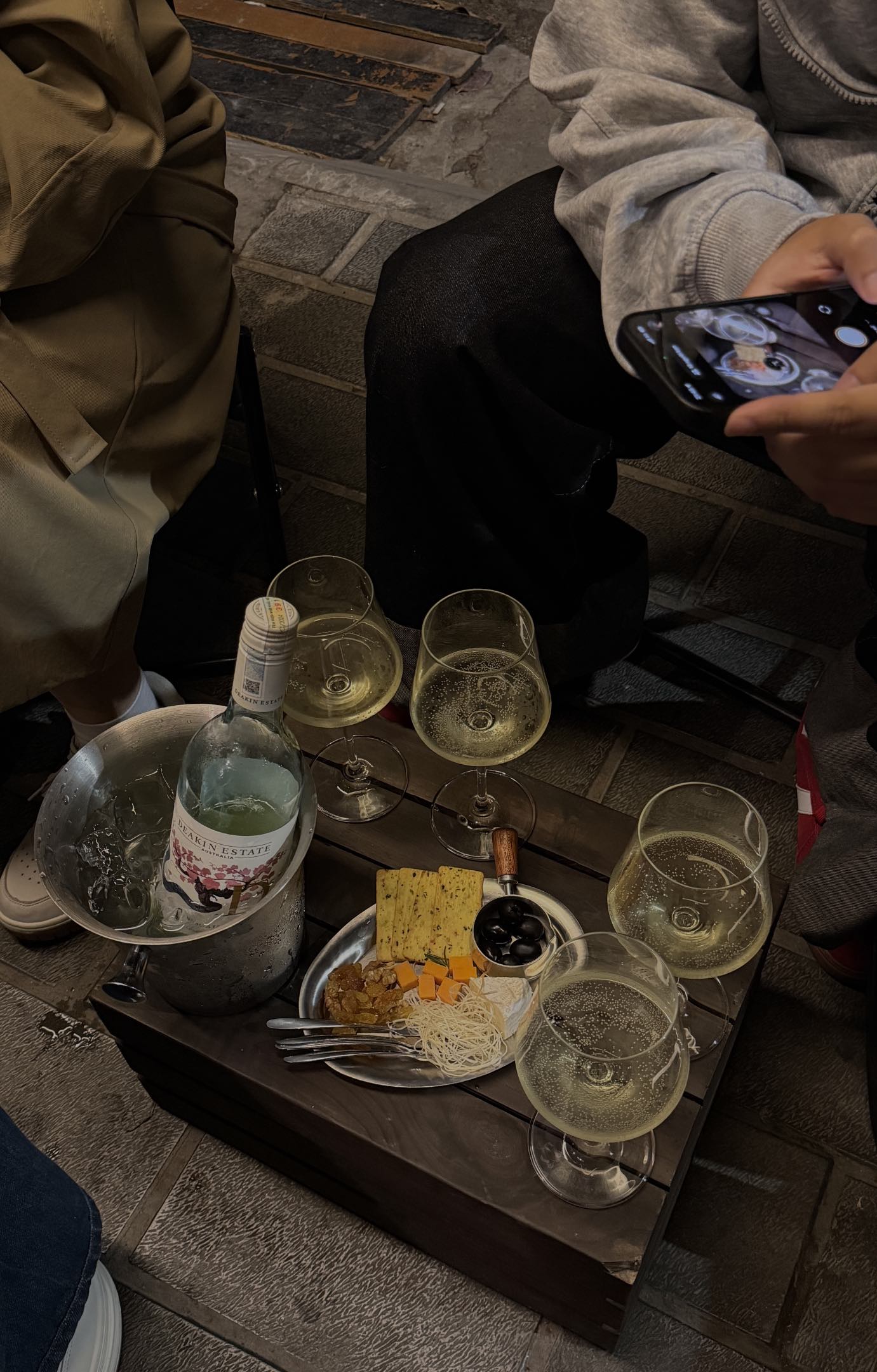 Câu chuyện “vang vỉa” tại Việt Nam như một chương mới trong hành trình dài của rượu vang. Ảnh: @trt.h__